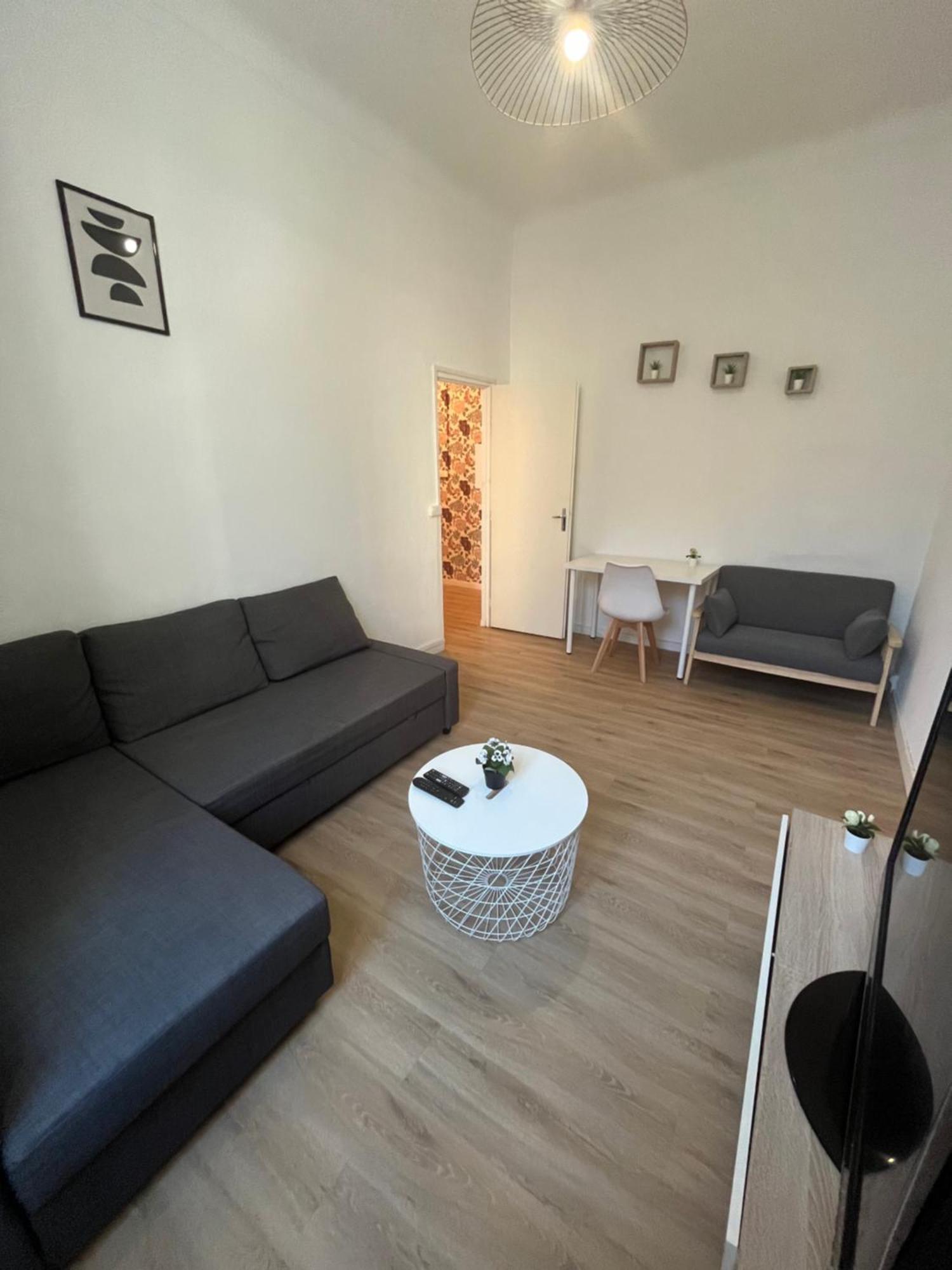 Centre T2 Joliette Apartment